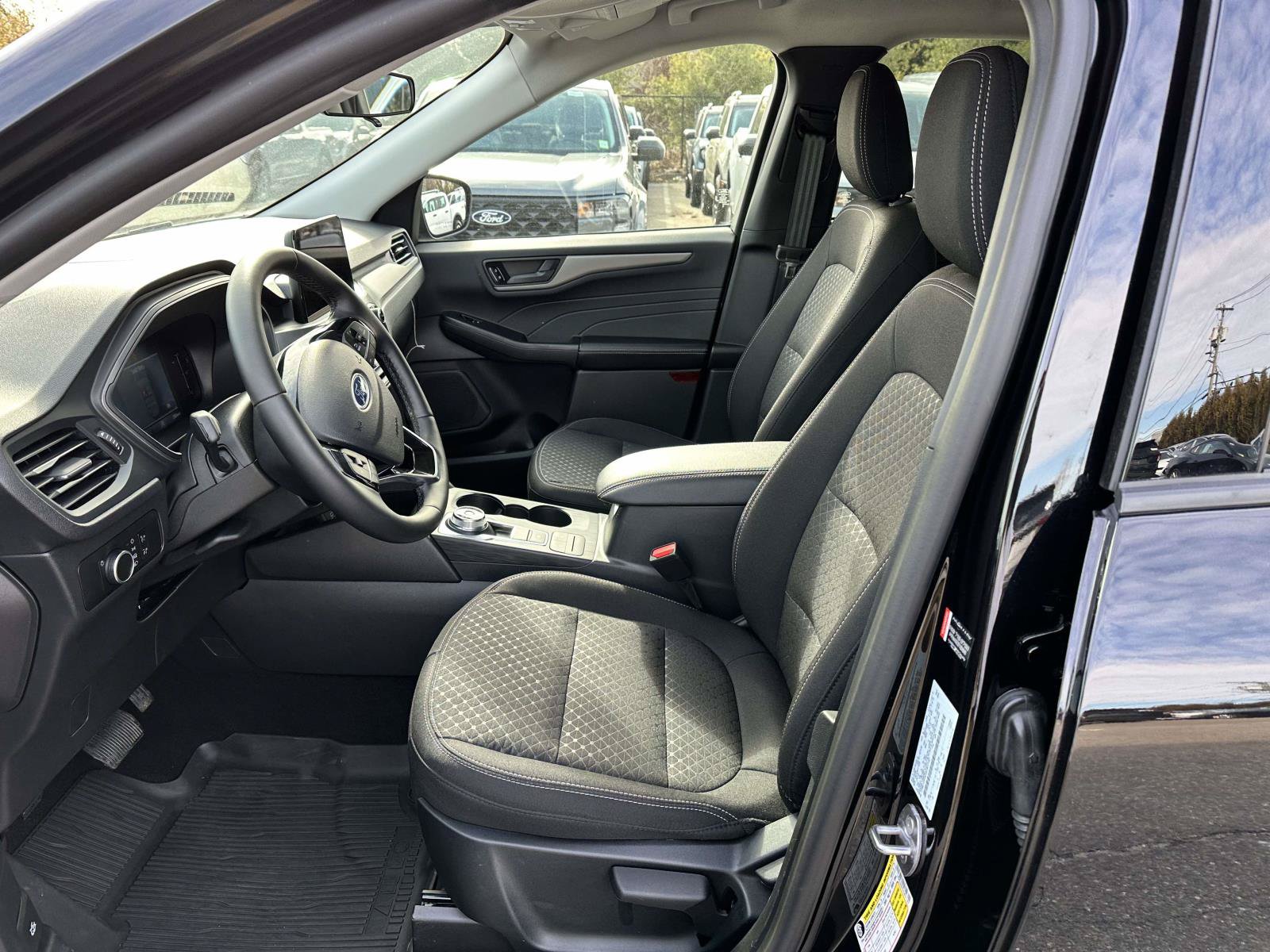 Used 2025 Ford Escape Active w/ Cold Weather Package FWD image 12