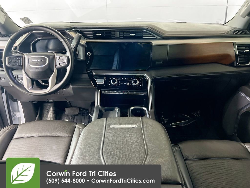 Used 2025 GMC Sierra 3500 Denali image 7