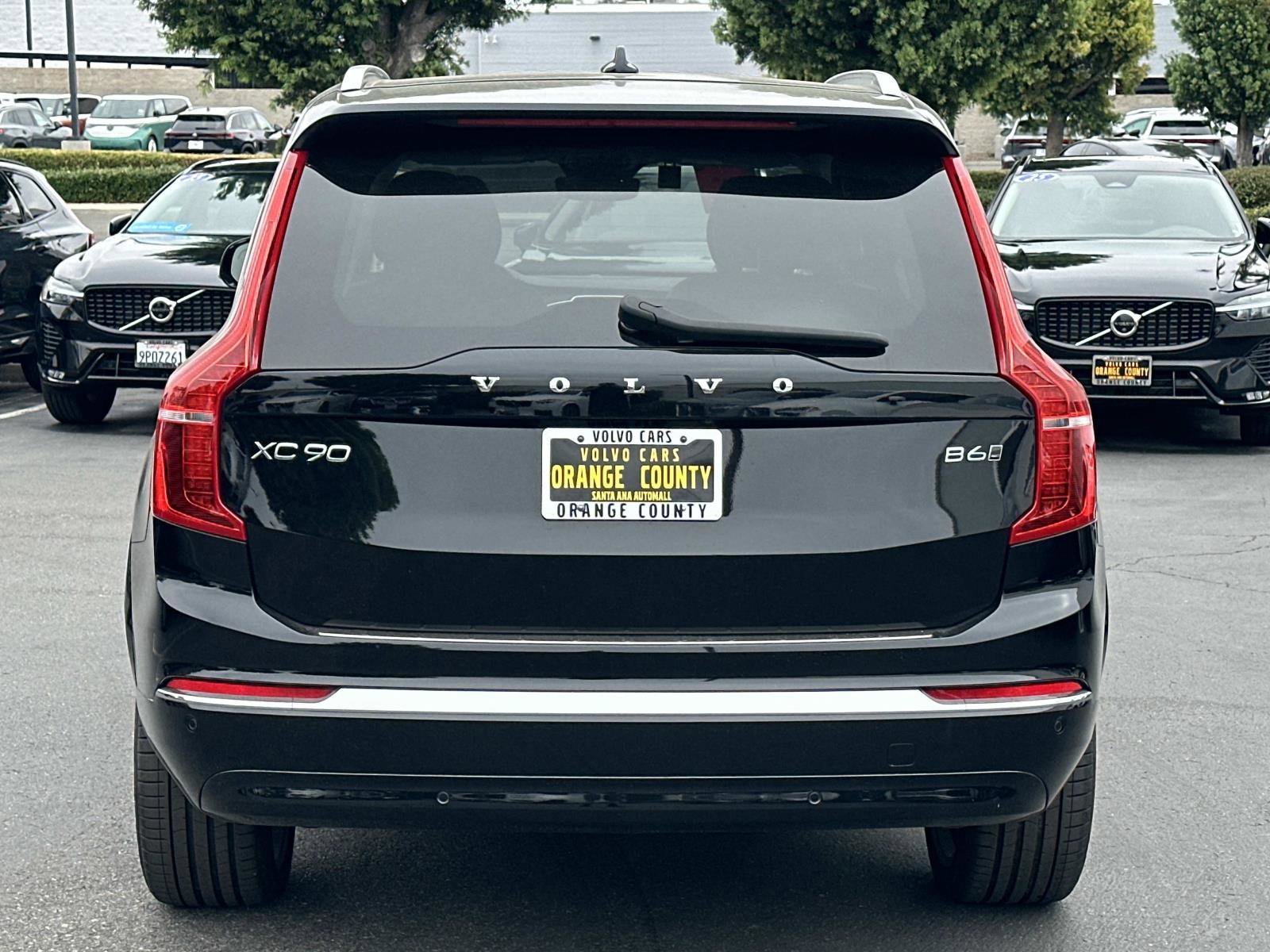 Certified 2024 Volvo XC90 B6 Ultimate w/ Lounge Package image 5