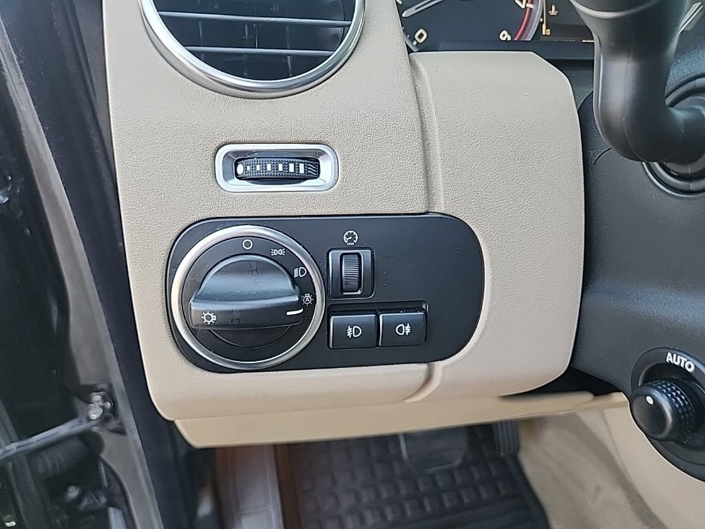 Used 2013 Land Rover LR4 HSE LUX AWD/4WD image 24
