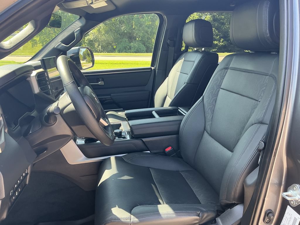 Used 2025 Toyota Tundra Limited AWD/4WD image 26