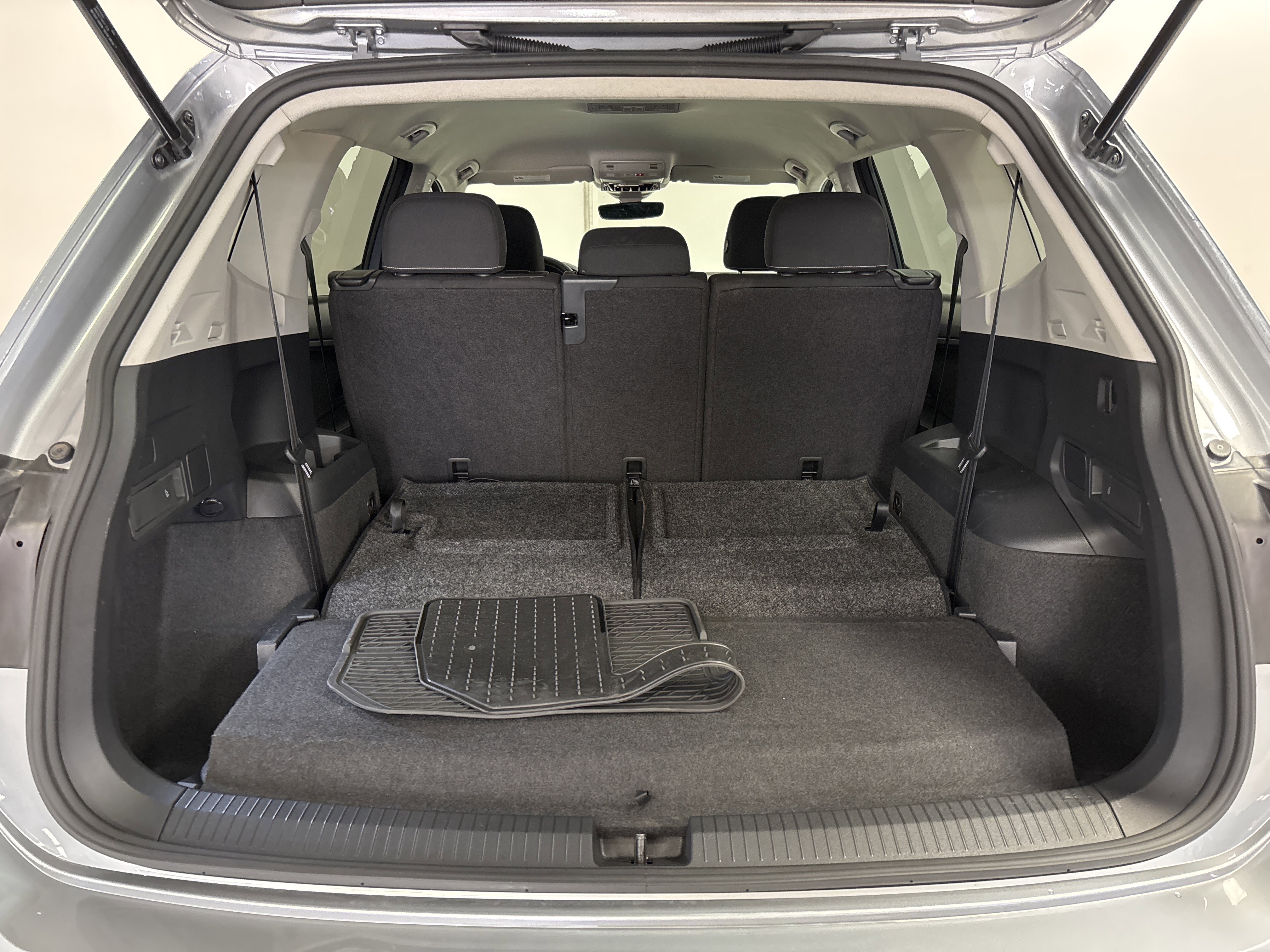 Used 2024 Volkswagen Tiguan S FWD image 24