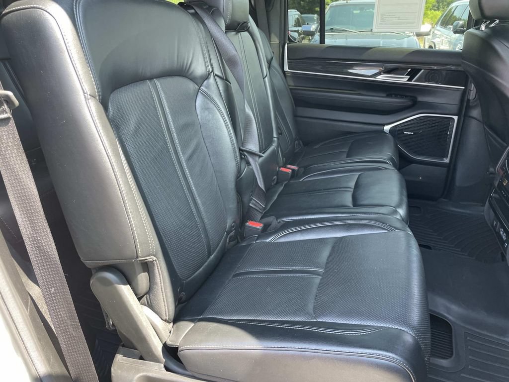 Used 2022 Jeep Wagoneer Series II AWD/4WD image 30