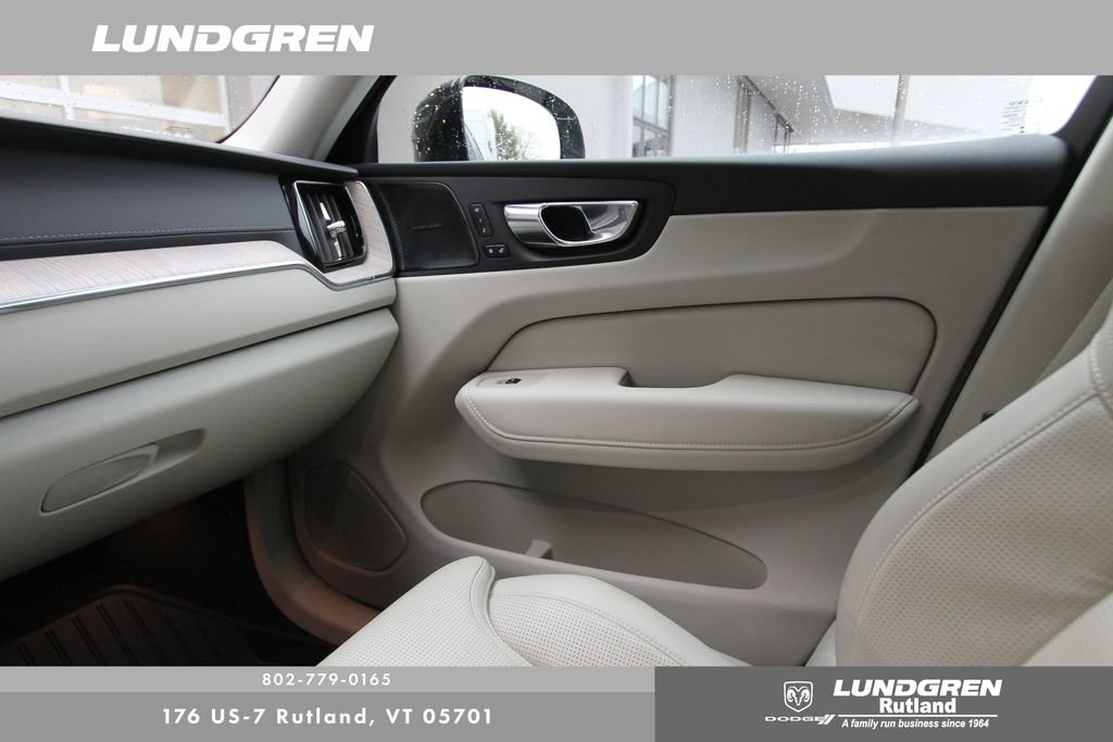 Used 2022 Volvo XC60 B6 Inscription w/ Advanced Package image 33
