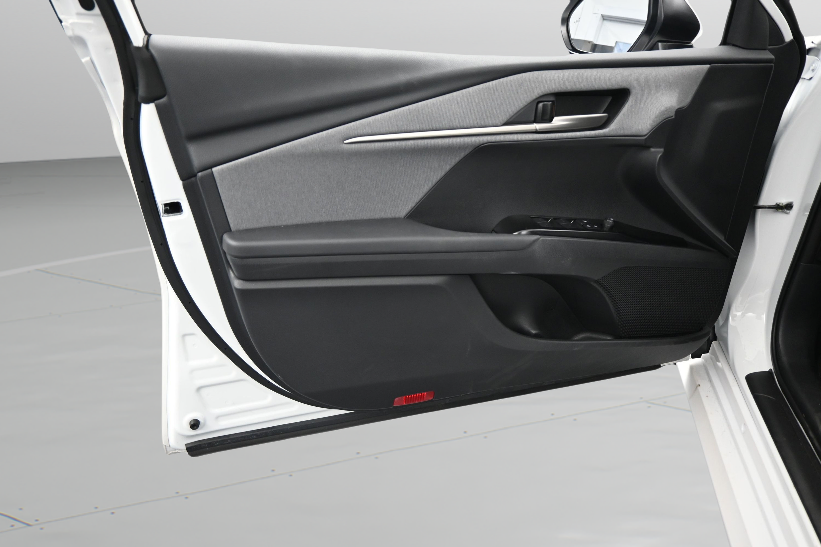 Certified 2025 Toyota Camry LE w/ Convenience Package FWD image 32