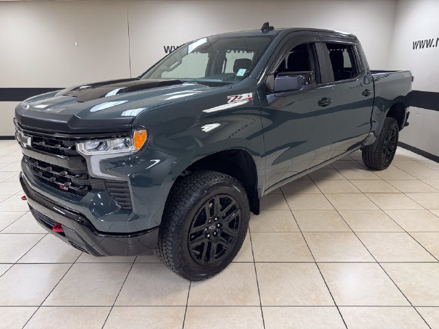Used 2026 Chevrolet Silverado 1500 LT Trail Boss w/ Convenience Package II AWD/4WD image 3