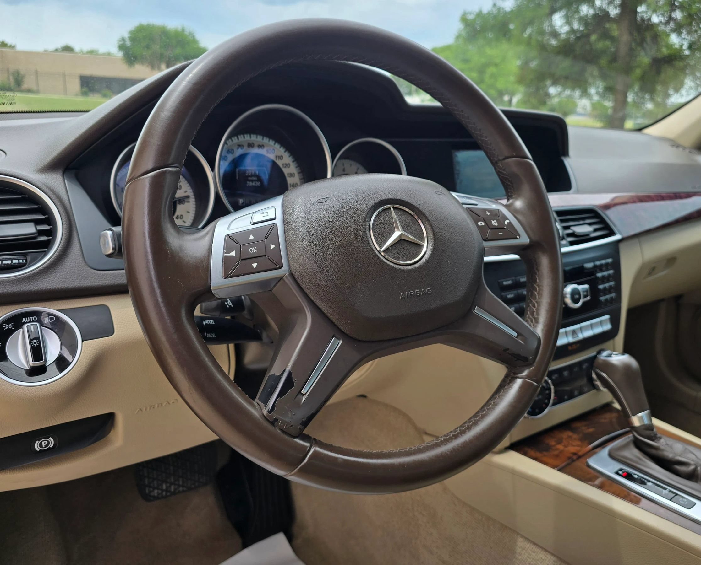 Used 2013 Mercedes-Benz C 250 Sedan image 23