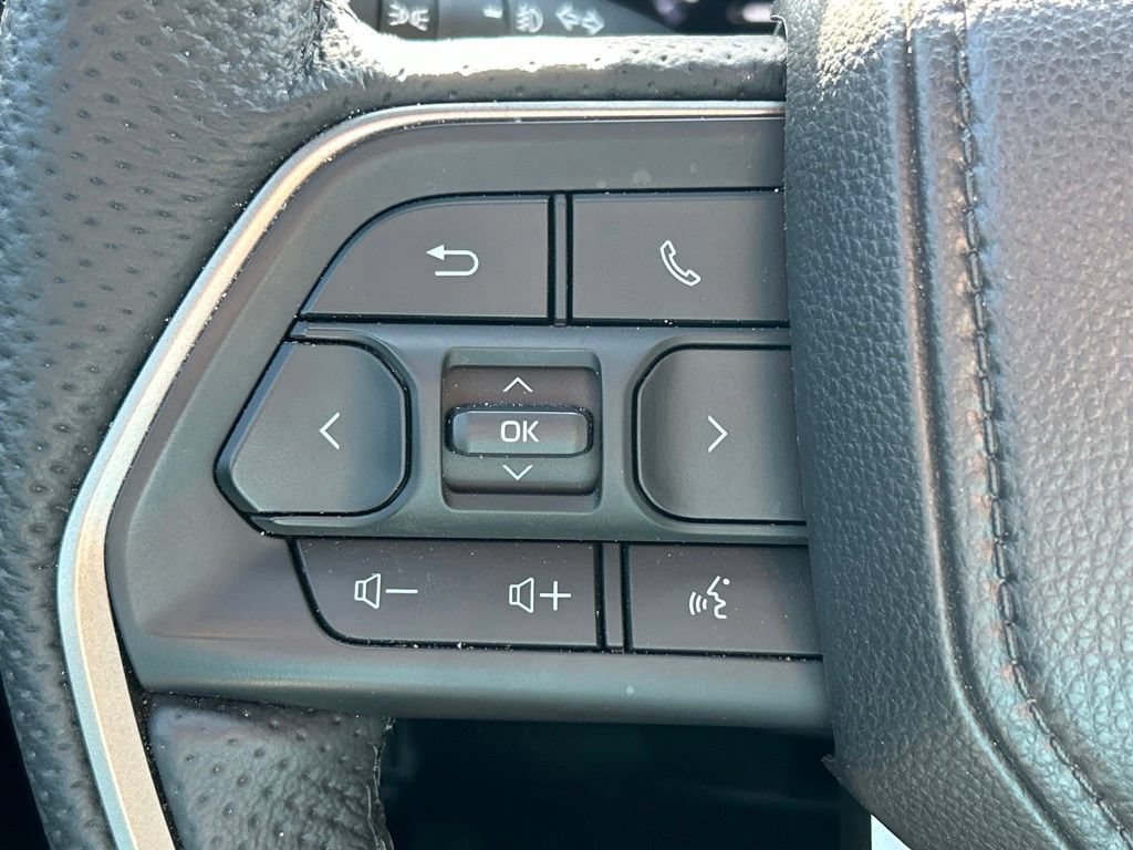 Used 2025 Toyota Tacoma Limited AWD/4WD image 24