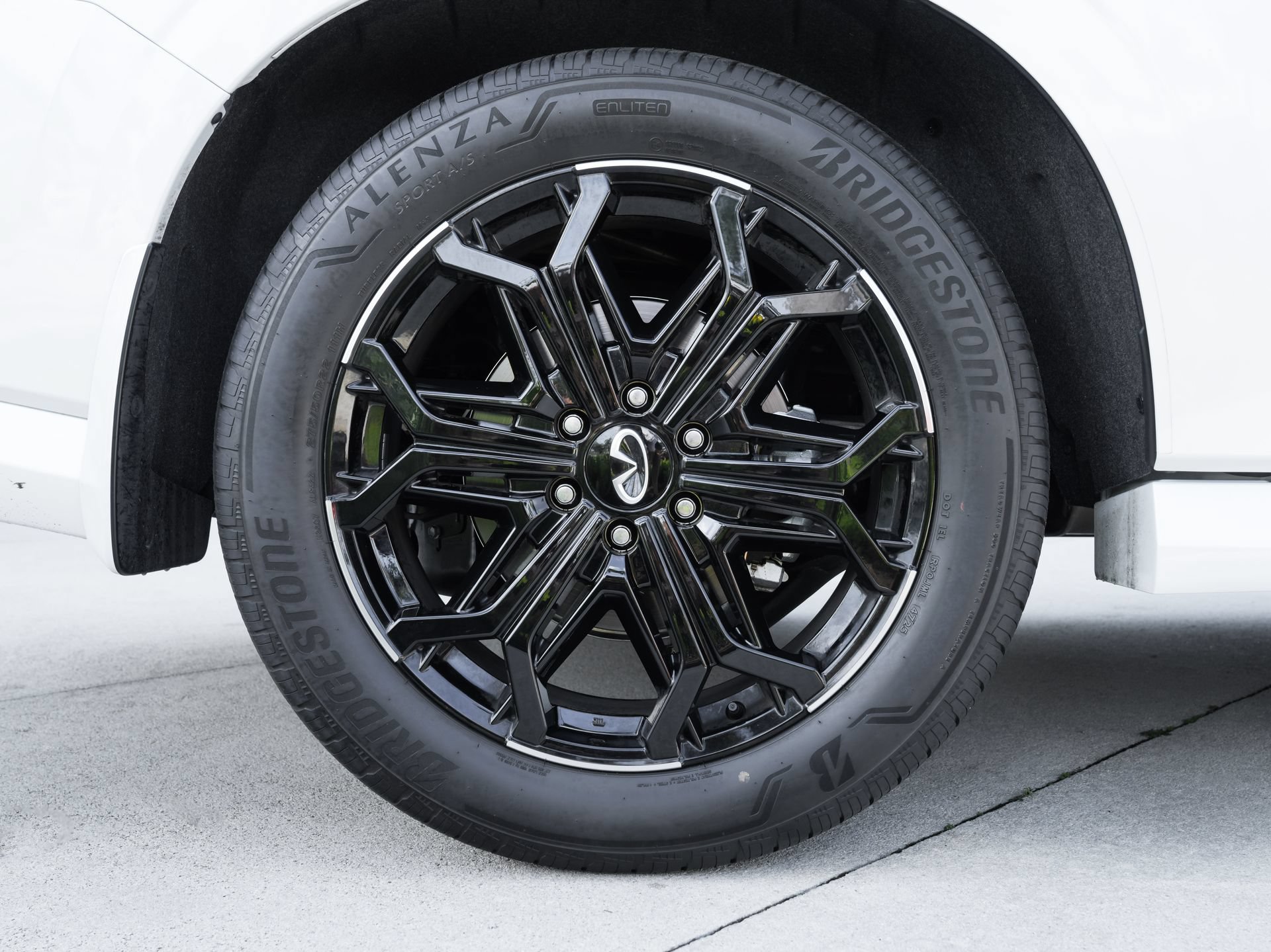 Used 2026 INFINITI QX80 4WD w/ Sport Exterior Package image 13