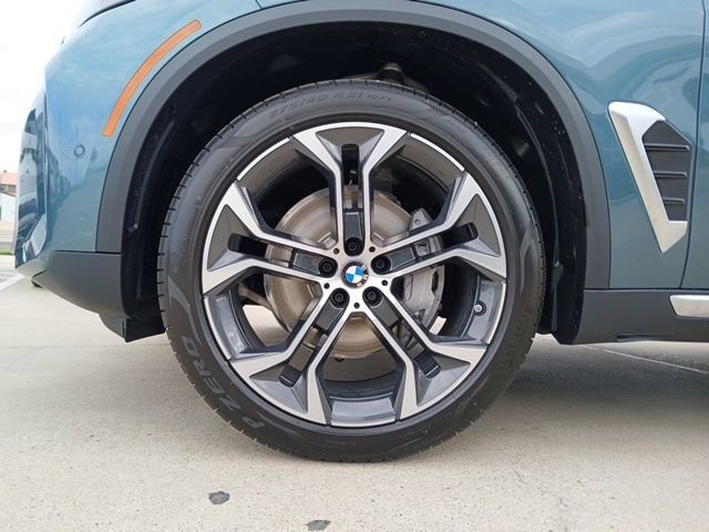 New 2026 BMW X5 sDrive40i image 5