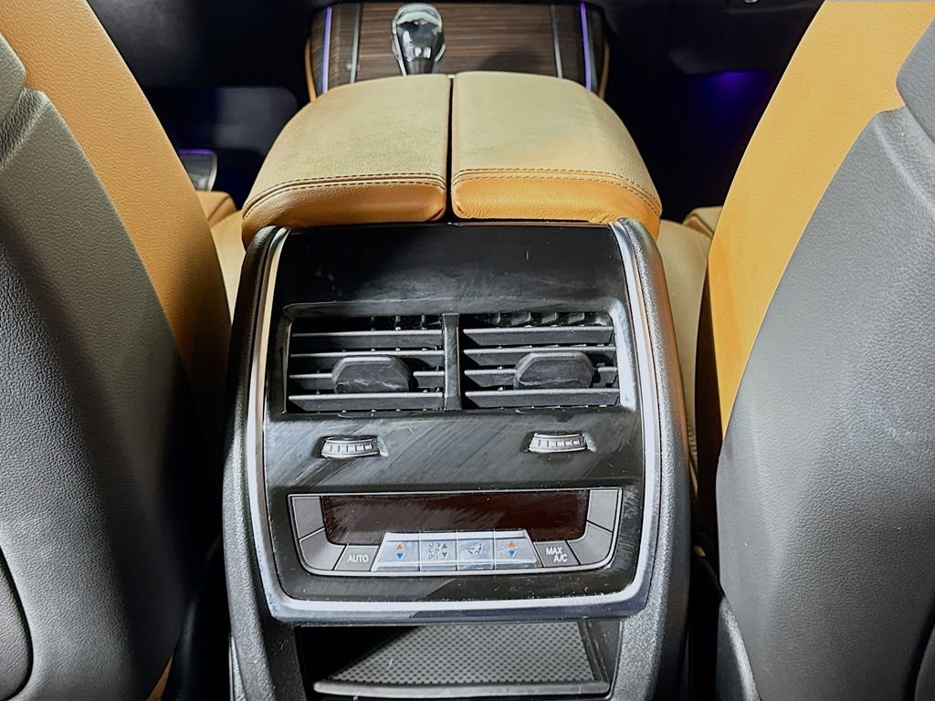 Used 2021 BMW X7 xDrive40i w/ M Sport Package image 28