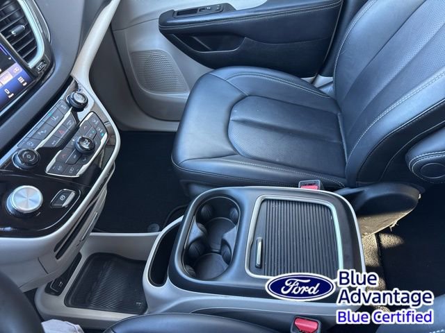 Used 2024 Chrysler Pacifica Touring-L image 28