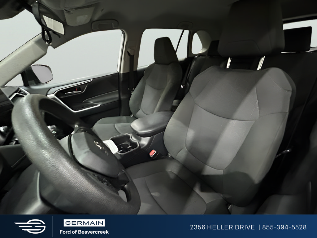 Used 2025 Toyota RAV4 XLE AWD/4WD image 20
