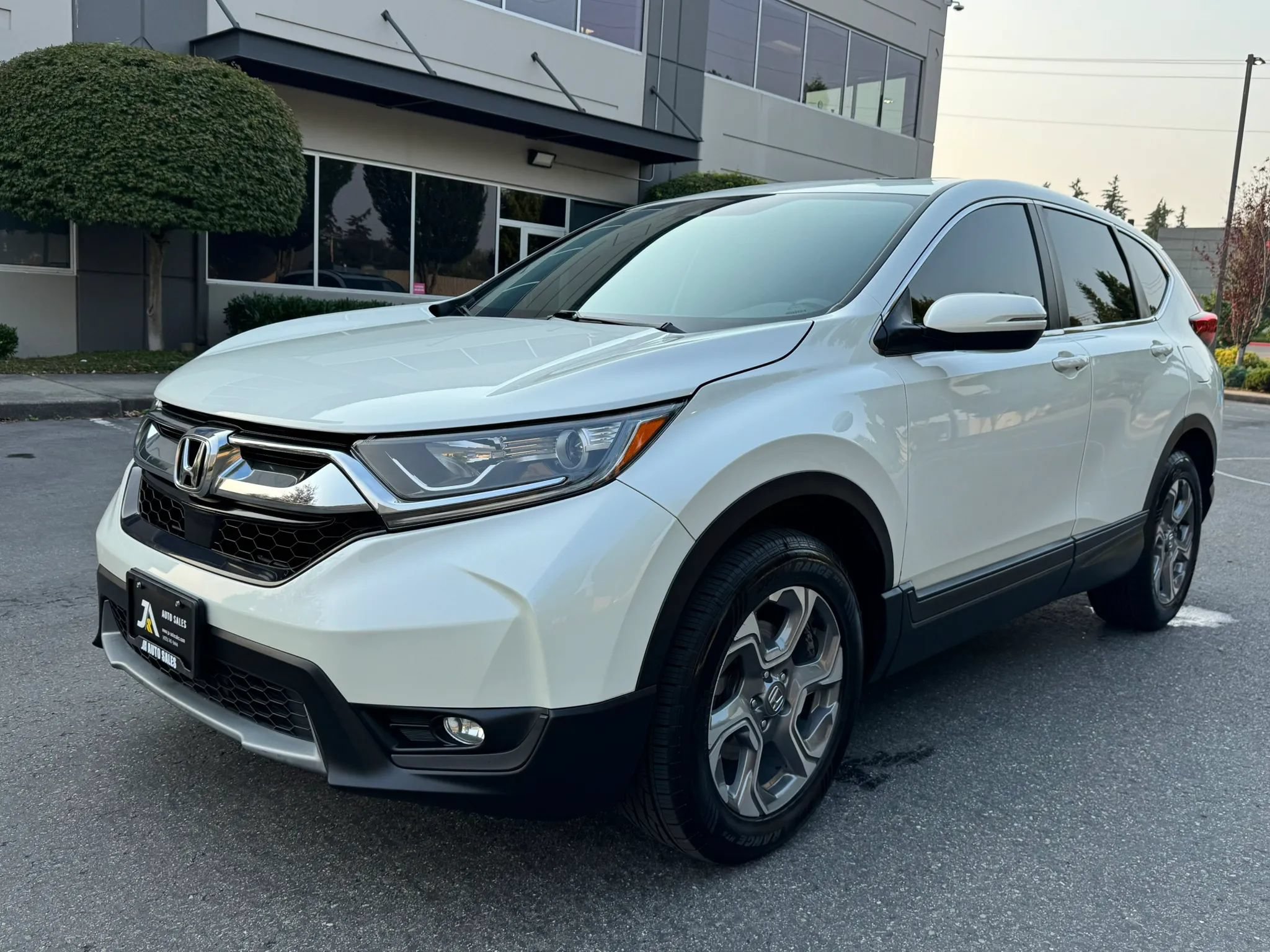 Used 2017 Honda CR-V EX-L image 4