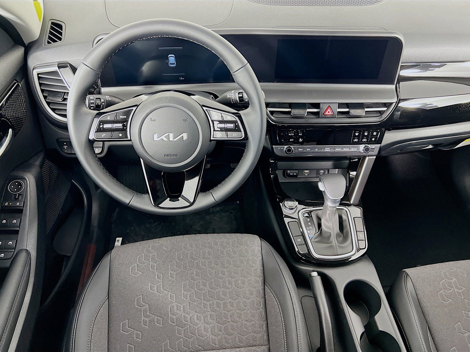 New 2026 Kia Seltos S FWD image 19