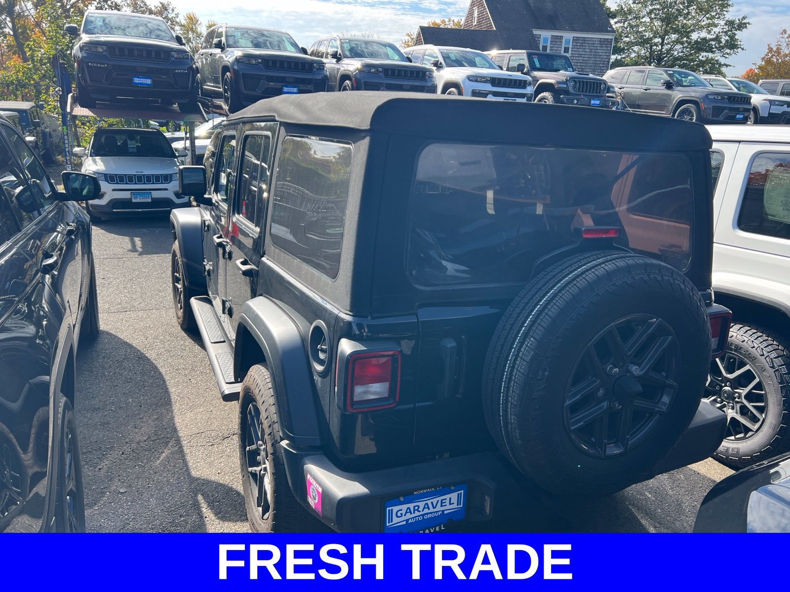 Used 2024 Jeep Wrangler Unlimited Sport AWD/4WD image 3