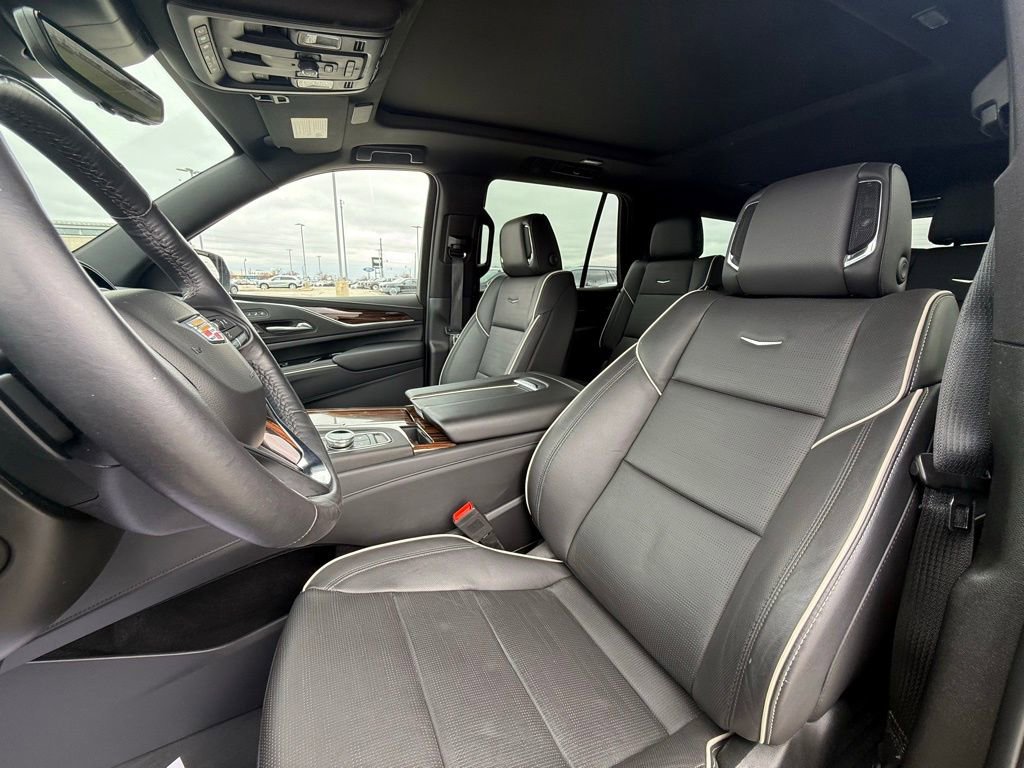 Certified 2023 Cadillac Escalade Premium Luxury w/ Performance Package image 27