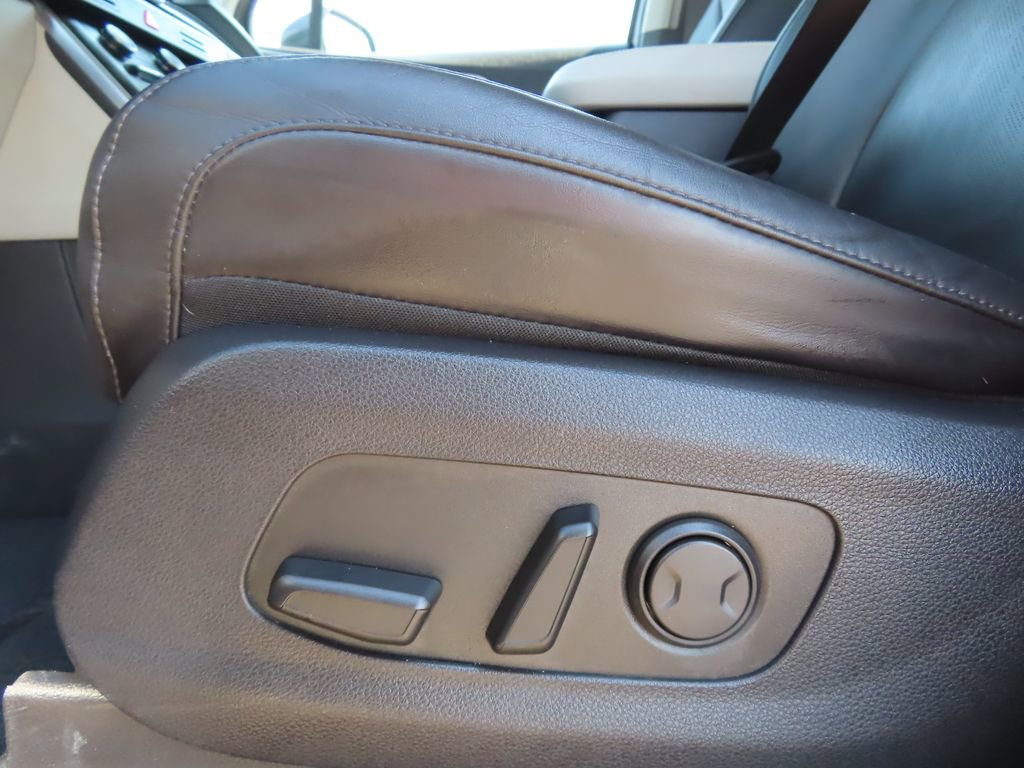 Used 2023 Kia Carnival LX FWD image 6