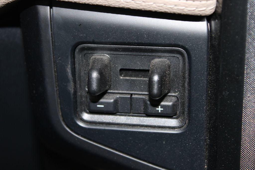 Used 2023 Ford Expedition Limited image 33