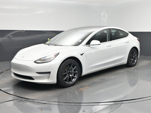 Used 2020 Tesla Model 3 Standard Range RWD image 9