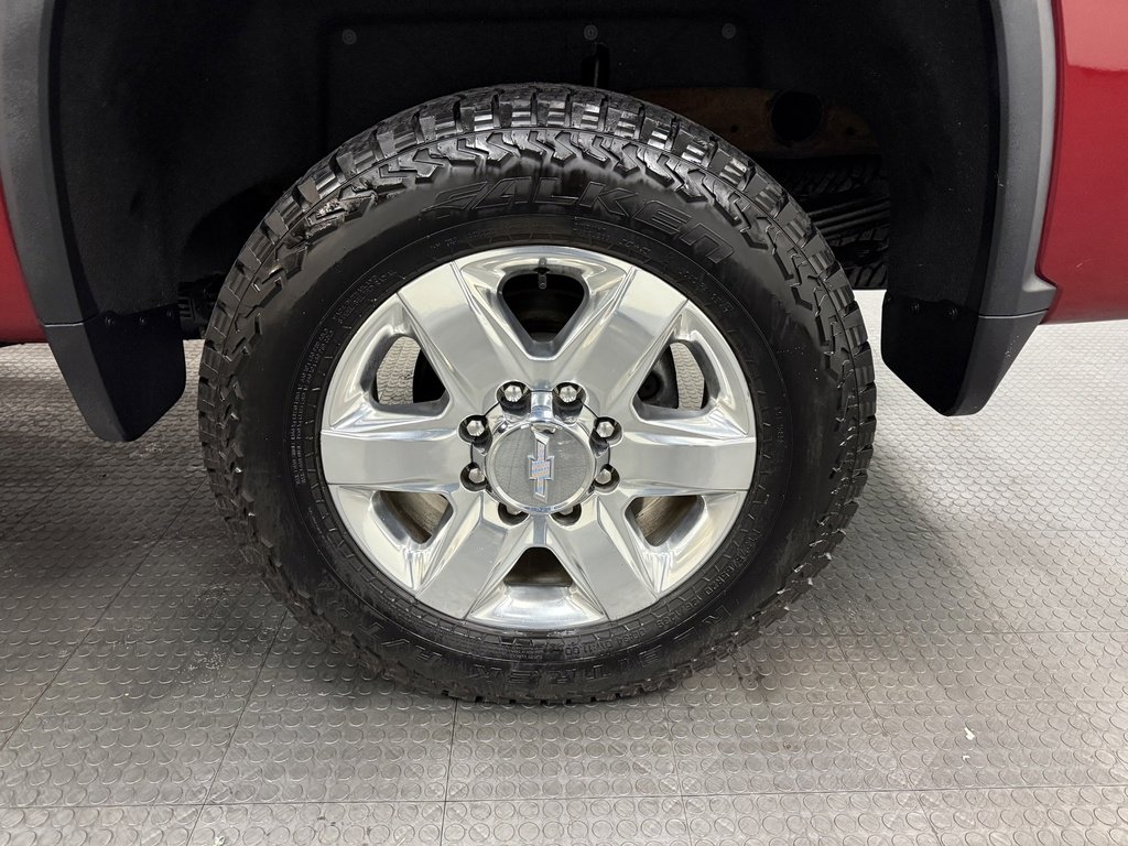 Used 2020 Chevrolet Silverado 2500 LTZ image 11