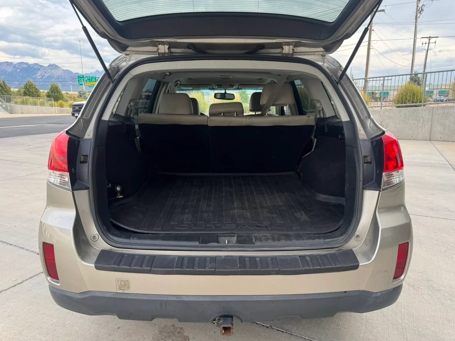 Used 2014 Subaru Outback 2.5i Limited AWD/4WD image 15