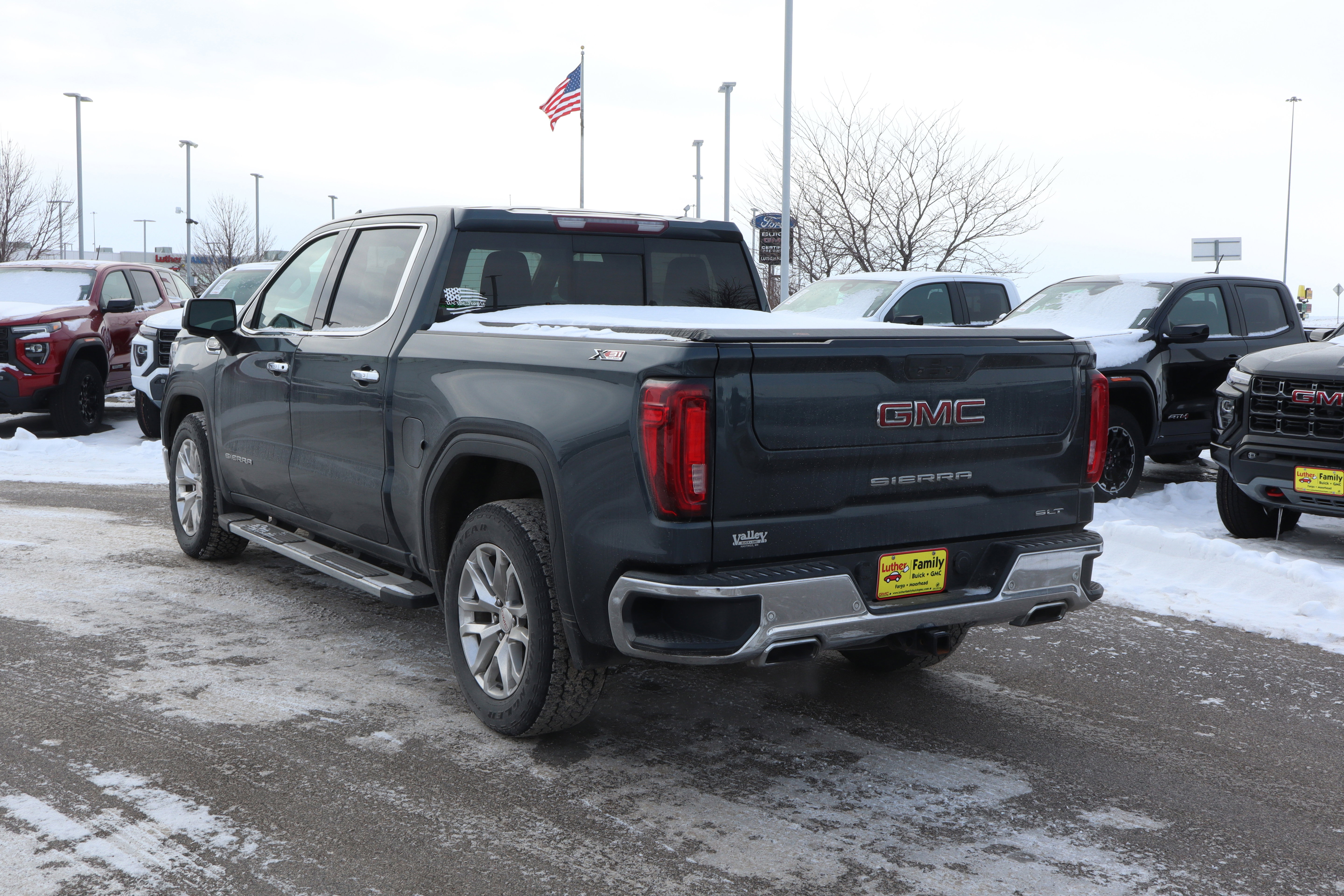 Used 2020 GMC Sierra 1500 SLT w/ SLT Premium Package image 4