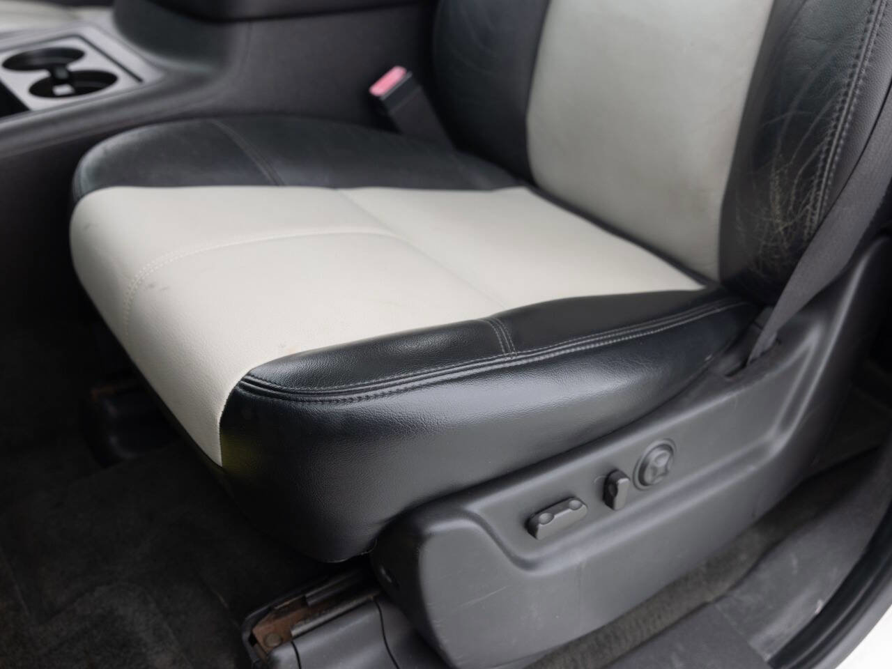 Used 2007 Chevrolet Avalanche LT w/ LT Preferred Equipment Group image 27