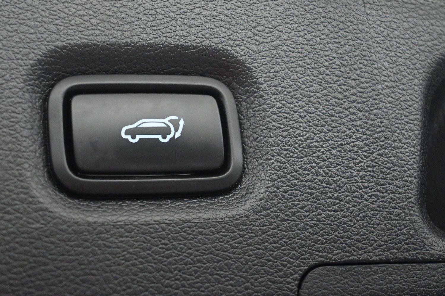 Used 2021 Hyundai Santa Fe Limited FWD image 11
