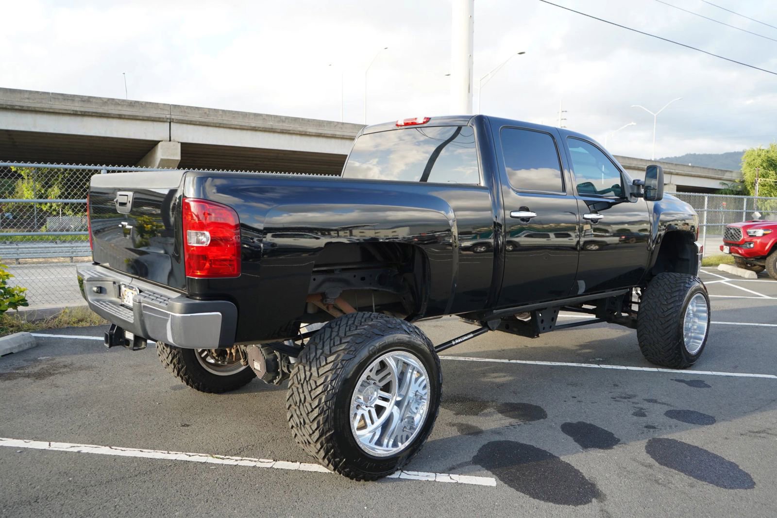Used 2014 Chevrolet Silverado 2500 LT w/ Custom Sport Truck Package image 29