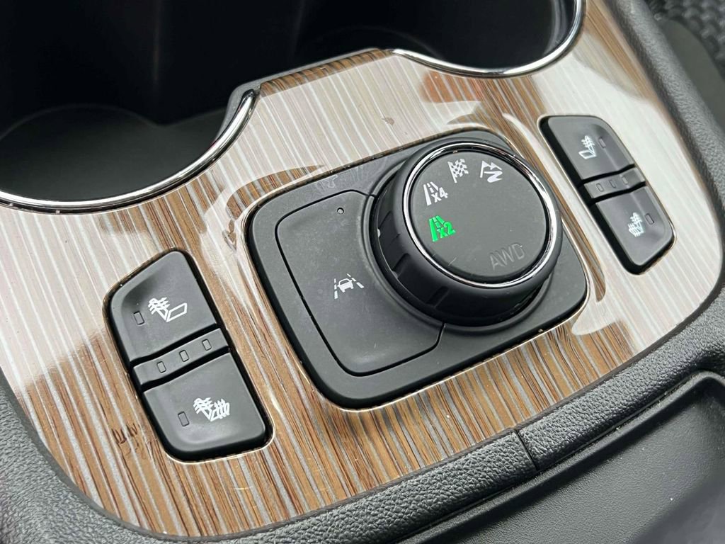 Used 2023 GMC Acadia SLE w/ Driver Convenience Package AWD/4WD image 29