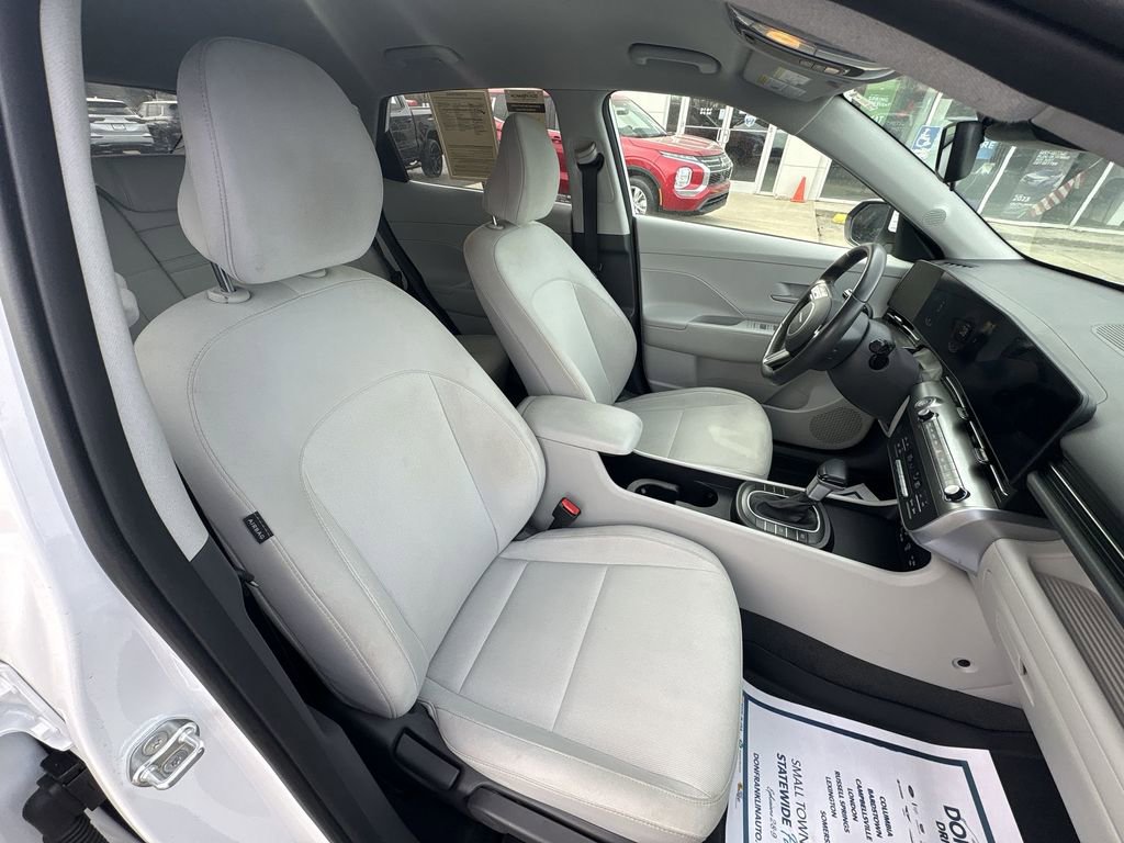 Used 2025 Hyundai Kona SEL image 23