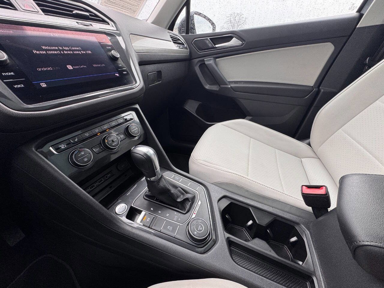 Used 2018 Volkswagen Tiguan SE w/ Panoramic Sunroof Package image 26