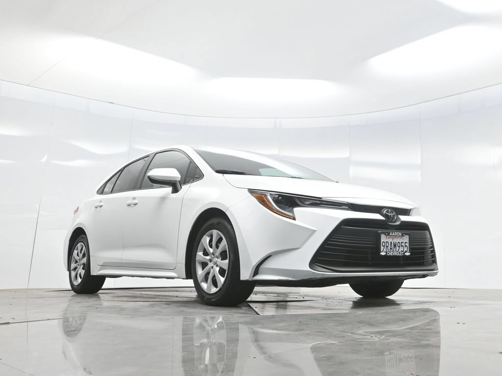 Used 2025 Toyota Corolla LE FWD image 62