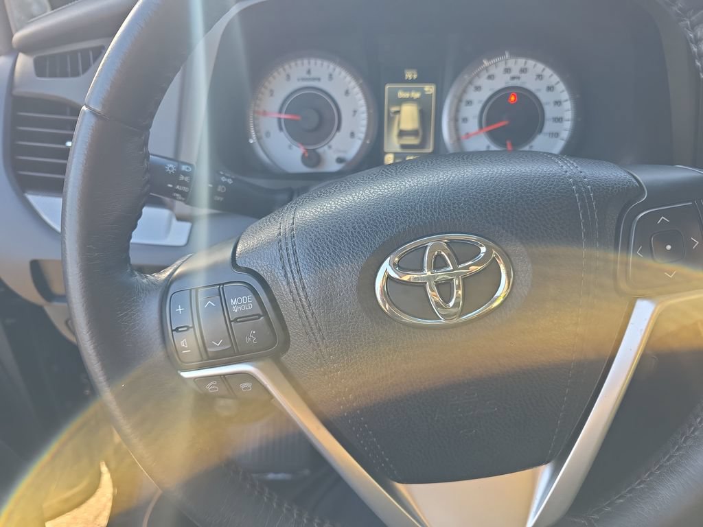 Used 2016 Toyota Sienna SE Premium FWD image 13