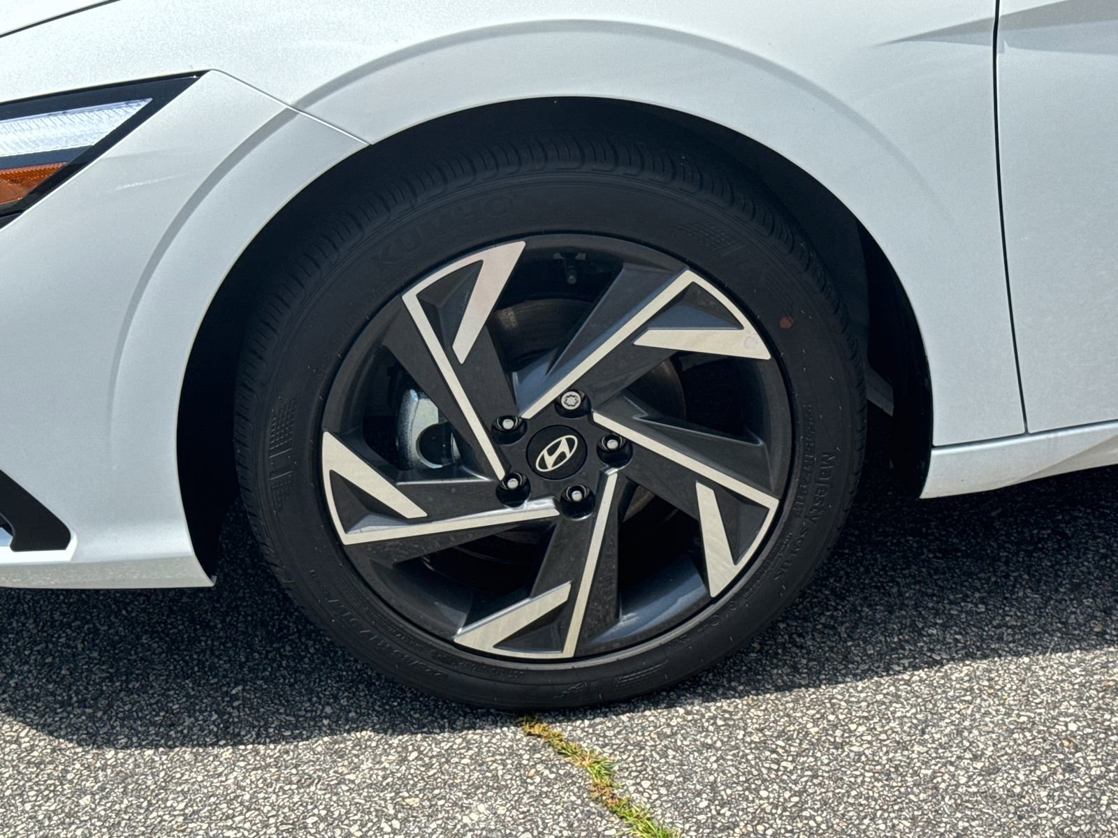 Certified 2025 Hyundai Elantra Sport image 11