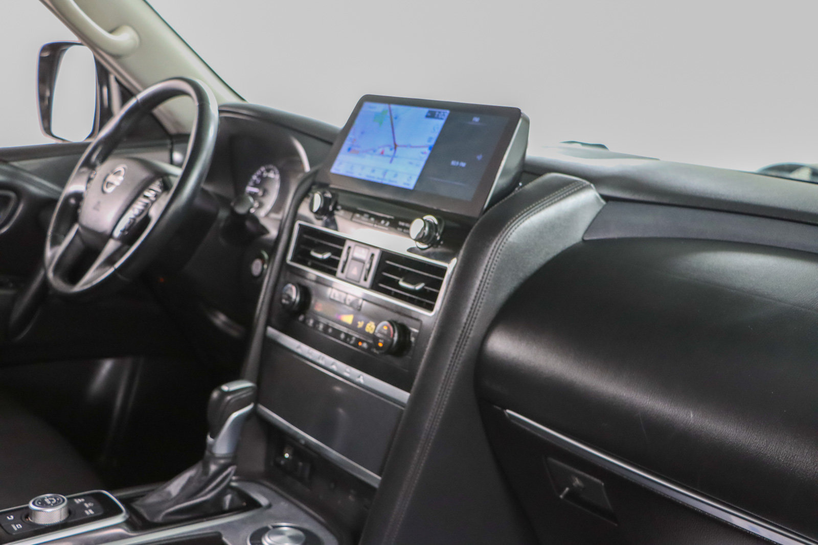 Used 2022 Nissan Armada SV w/ SV Appearance Package RWD image 27