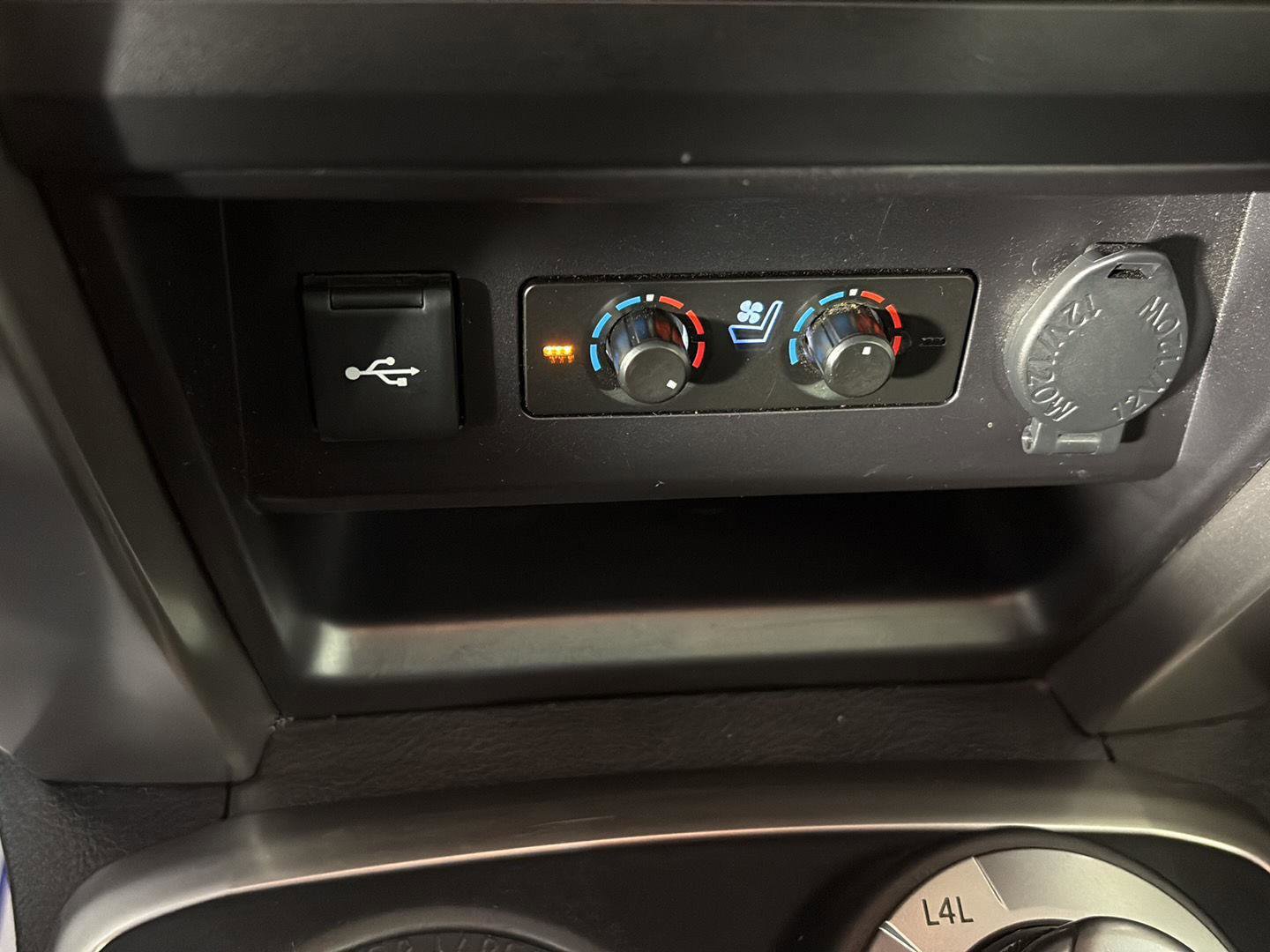 Used 2023 Toyota 4Runner Limited image 32