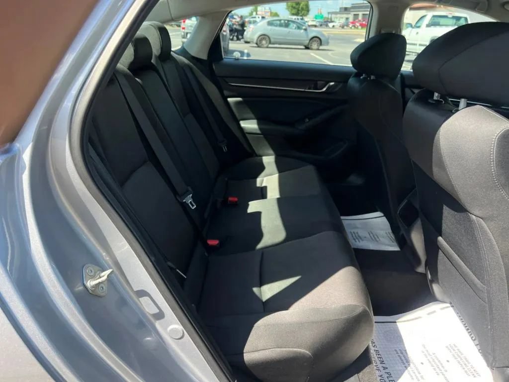Used 2018 Honda Accord LX image 19
