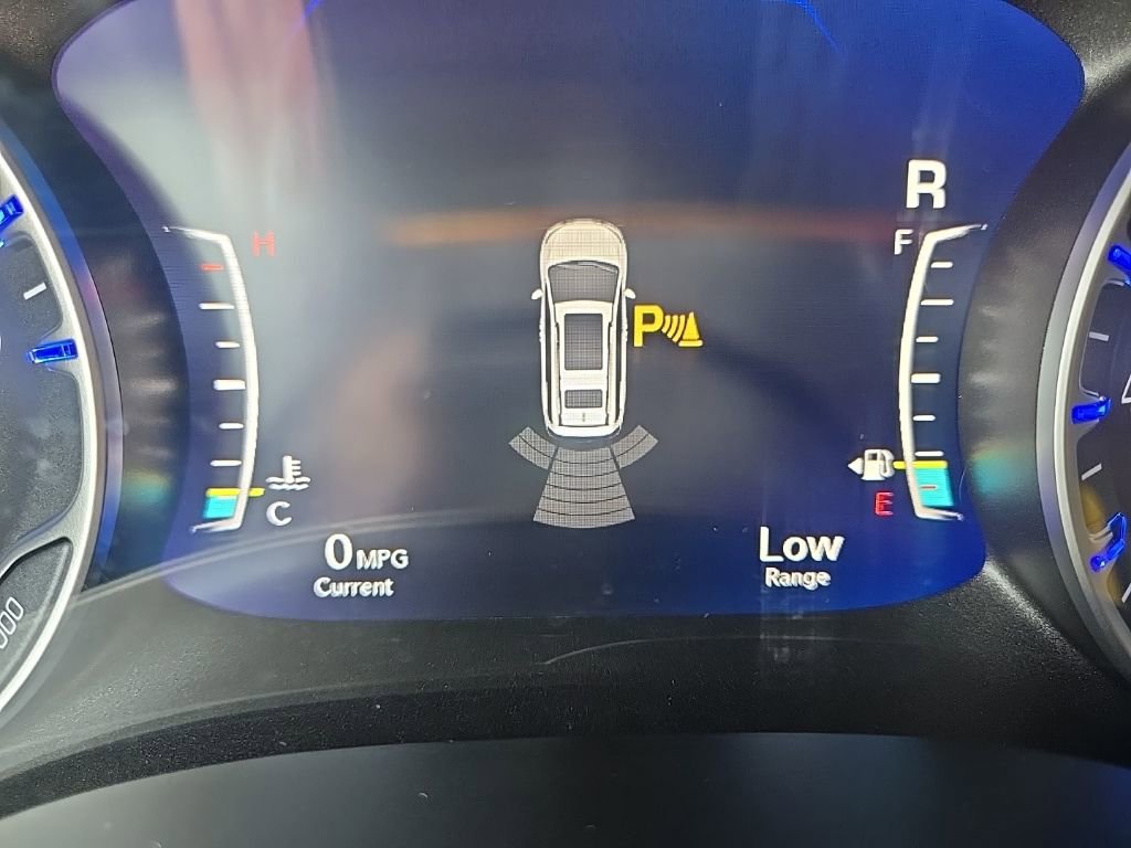 Used 2024 Chrysler Pacifica Touring-L image 50