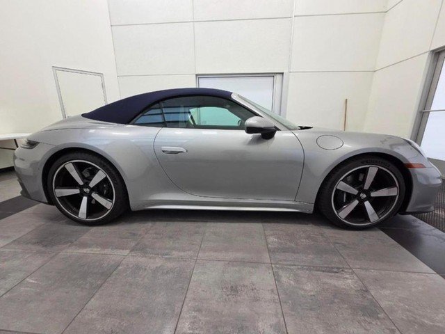 Certified 2025 Porsche 911 Carrera RWD image 9