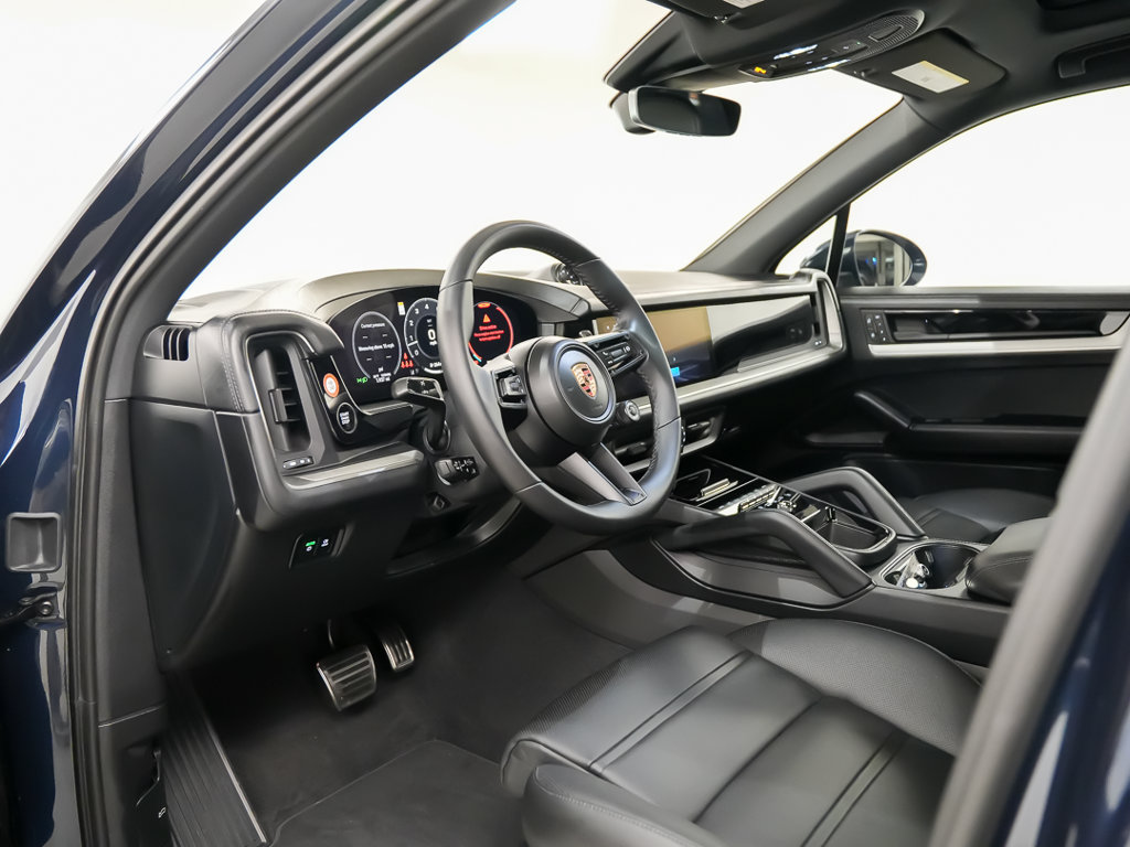 New 2026 Porsche Cayenne S w/ Premium Package Plus AWD/4WD image 4