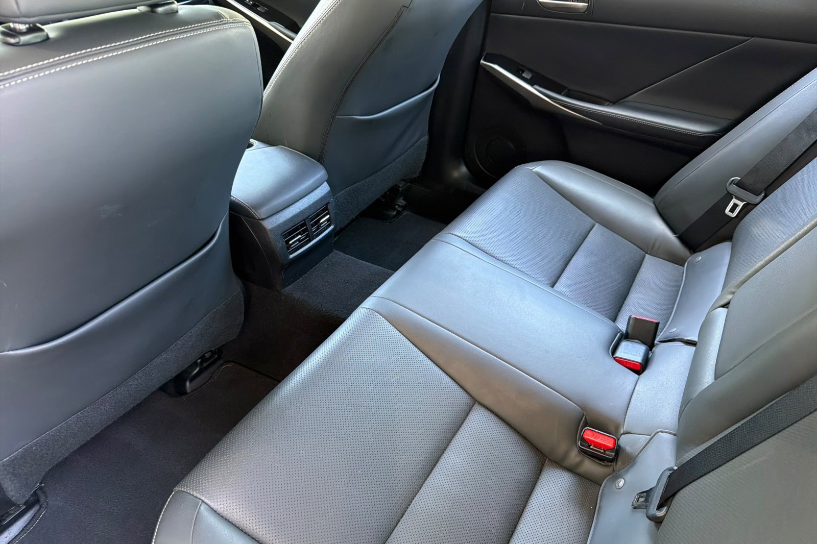 Used 2017 Lexus IS 200t w/ Navigation System Package RWD image 15