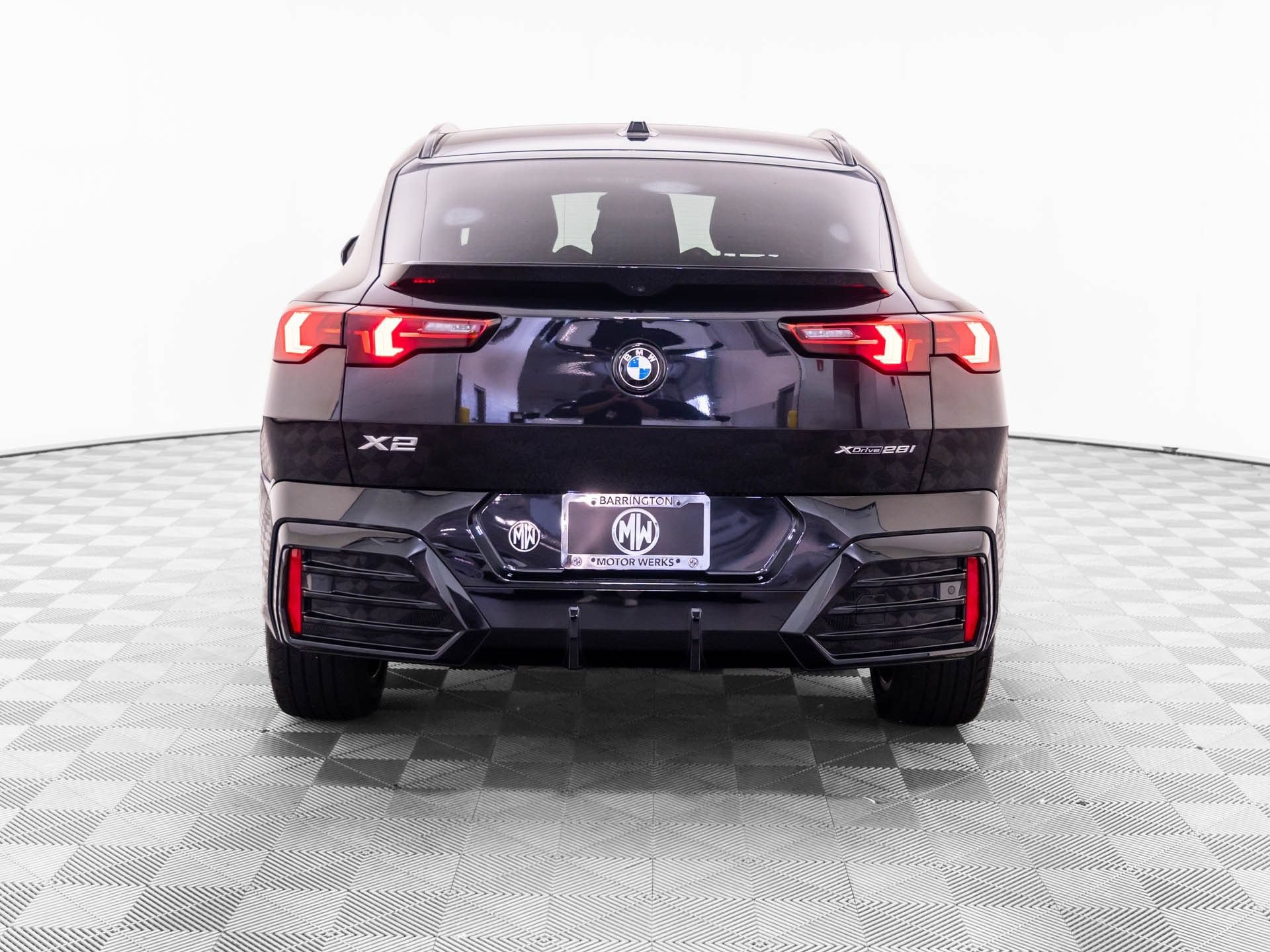 Certified 2025 BMW X2 xDrive28i w/ Premium Package AWD/4WD image 4