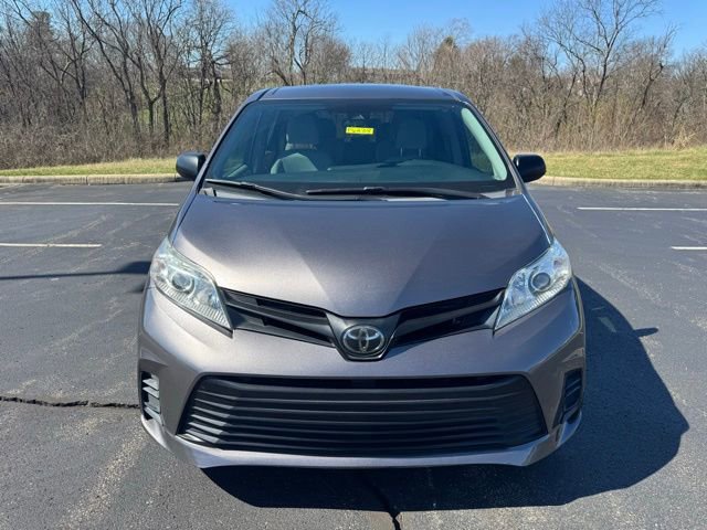 Used 2020 Toyota Sienna L image 8