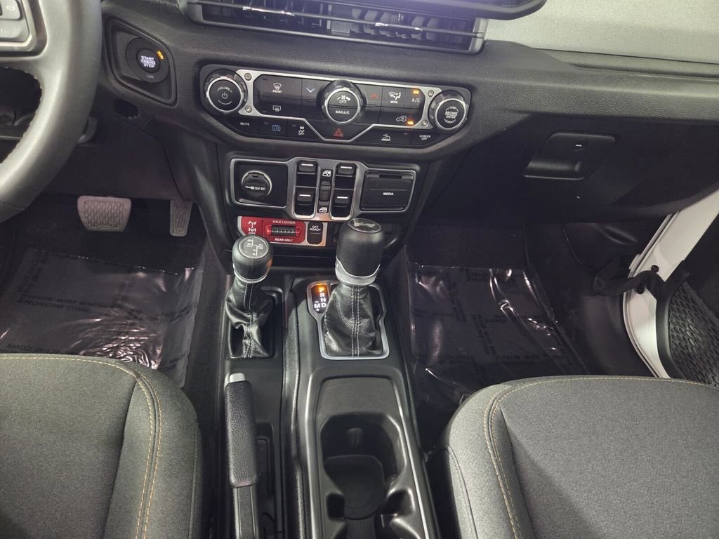 Certified 2025 Jeep Wrangler Willys image 15