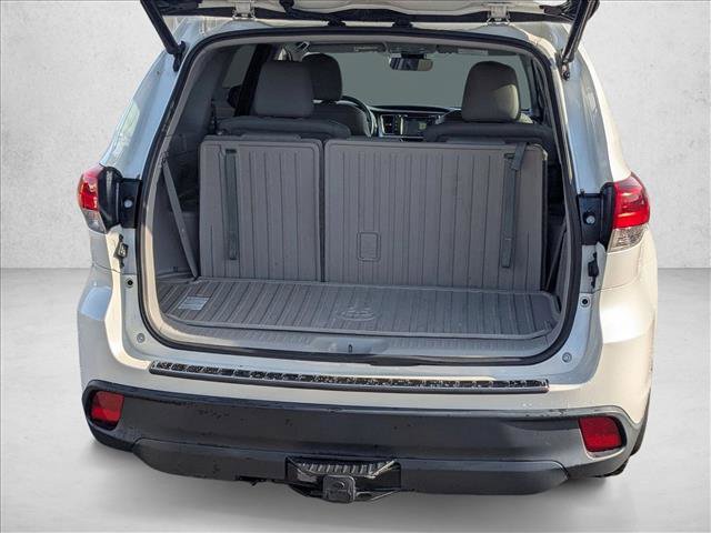 Used 2019 Toyota Highlander XLE image 6