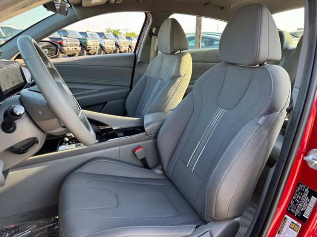 Used 2023 Hyundai Elantra SEL w/ Convenience Package FWD image 14