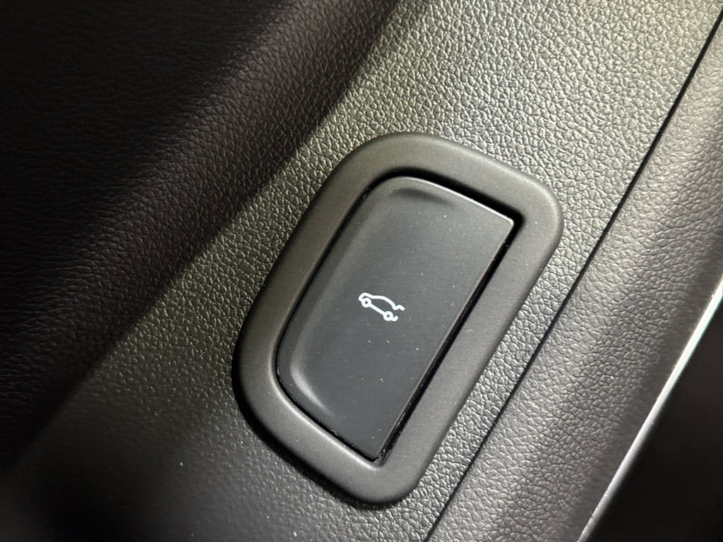 Used 2026 Chevrolet Traverse RS AWD/4WD image 37