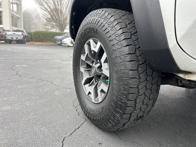 Used 2019 Toyota Tacoma TRD Off-Road w/ Technology Package image 12